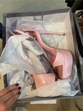 Jennifer Lopez Pink Patent Platform Slingback Heels